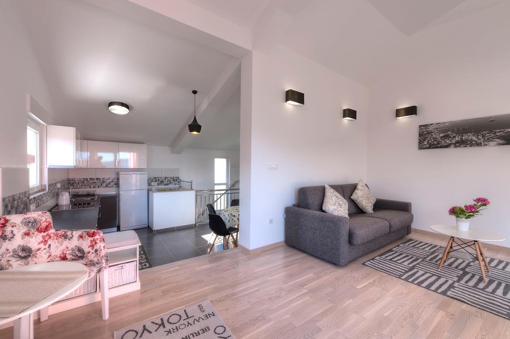 Apartments Delfin 티바트 외부 사진