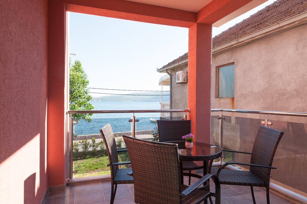 Apartments Delfin 티바트 외부 사진